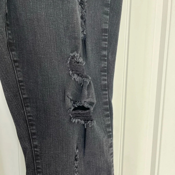 Torrid Sky High‎ Skinny Distressed Jeans - Picture 6 of 6